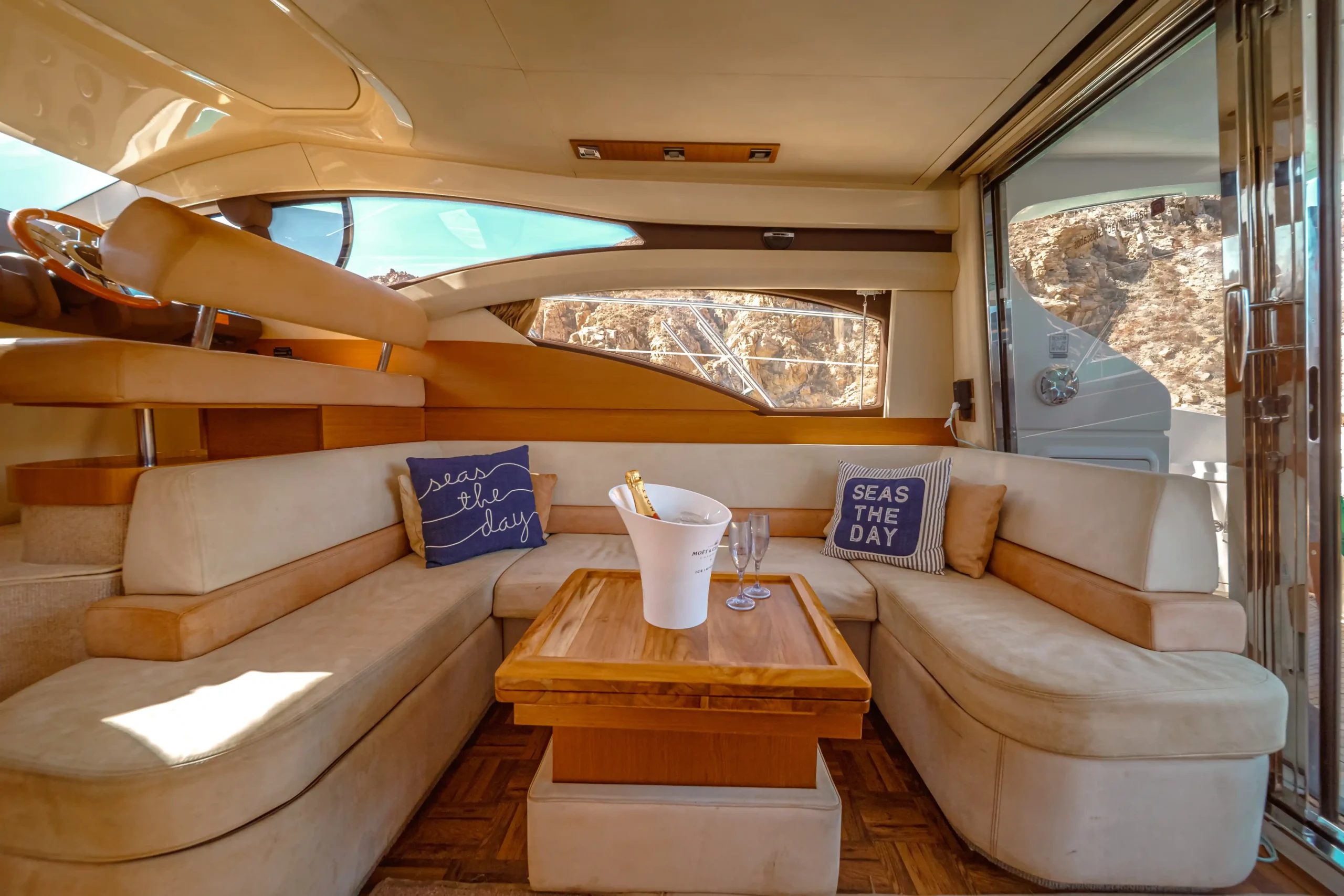Azimut 46ft Flybridge Yacht interior